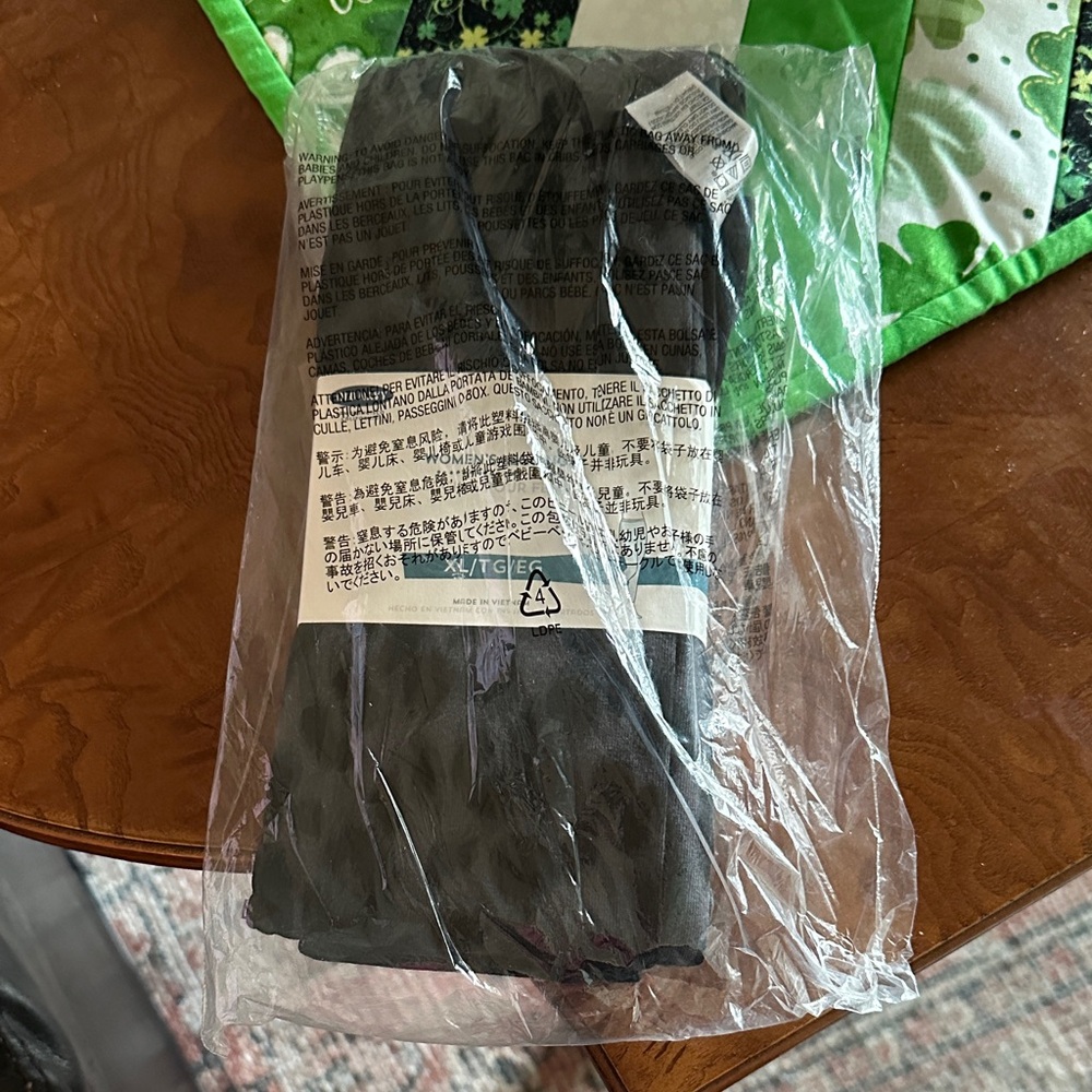 Old Navy Cotton blend Leggings Size XL Black leopard print NWT